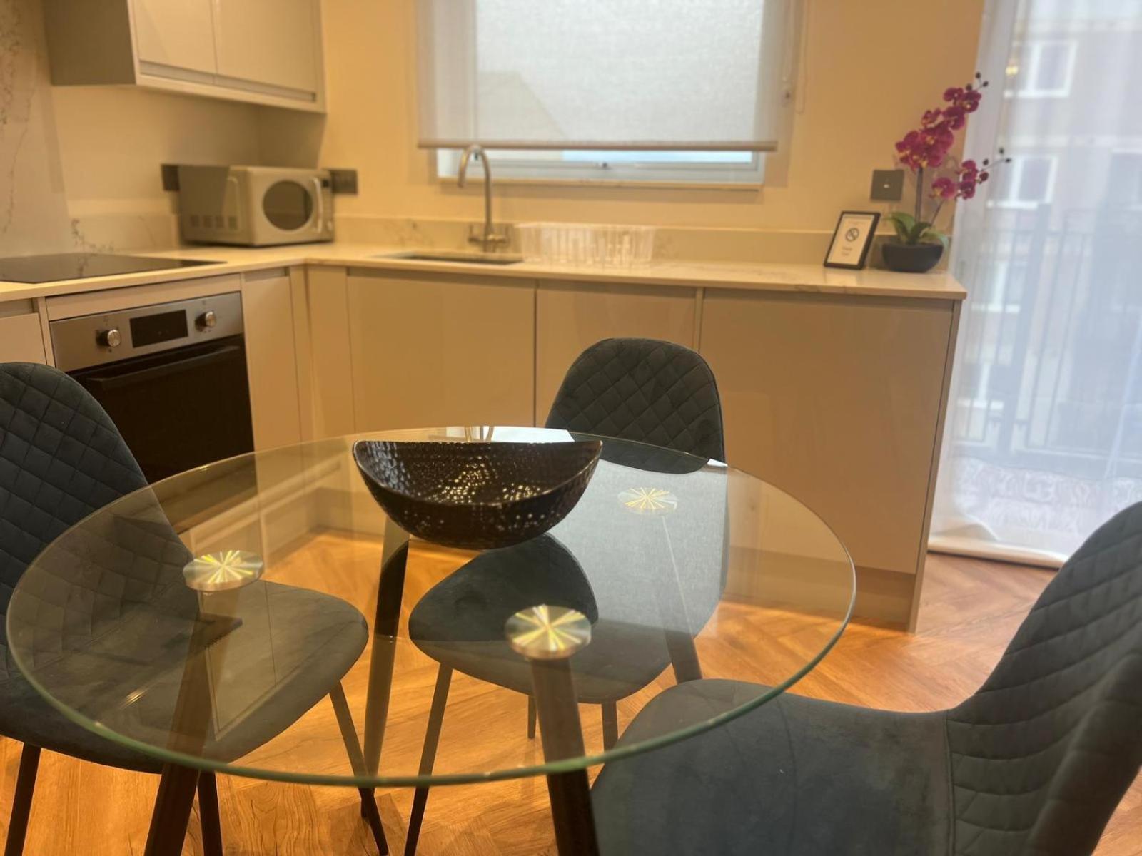 New 2 Bedroom Apartment Rickmansworth Town Centre Экстерьер фото