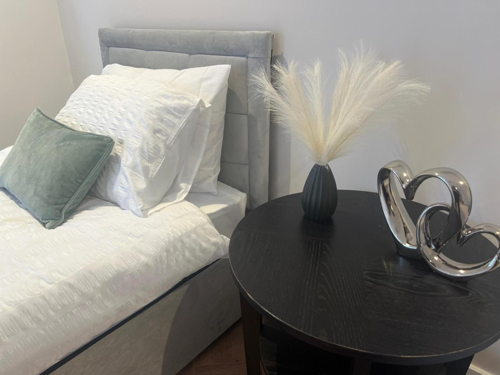 New 2 Bedroom Apartment Rickmansworth Town Centre Экстерьер фото